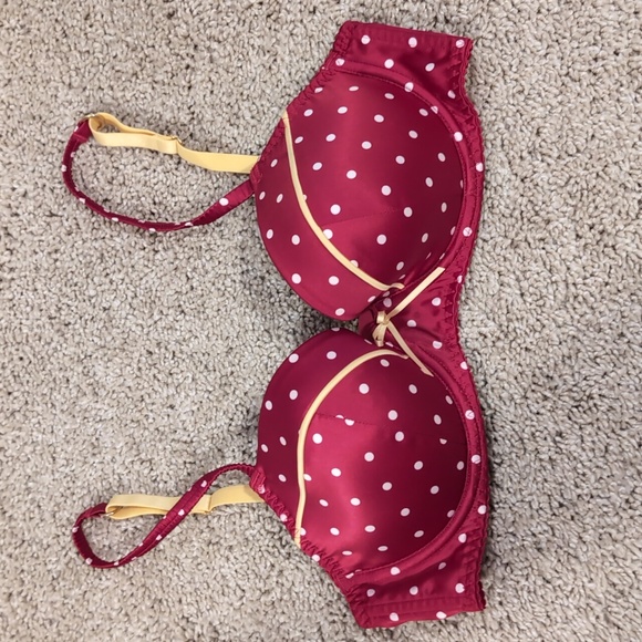 Victoria's Secret Bra and Panty Set - Picture 2 of 4